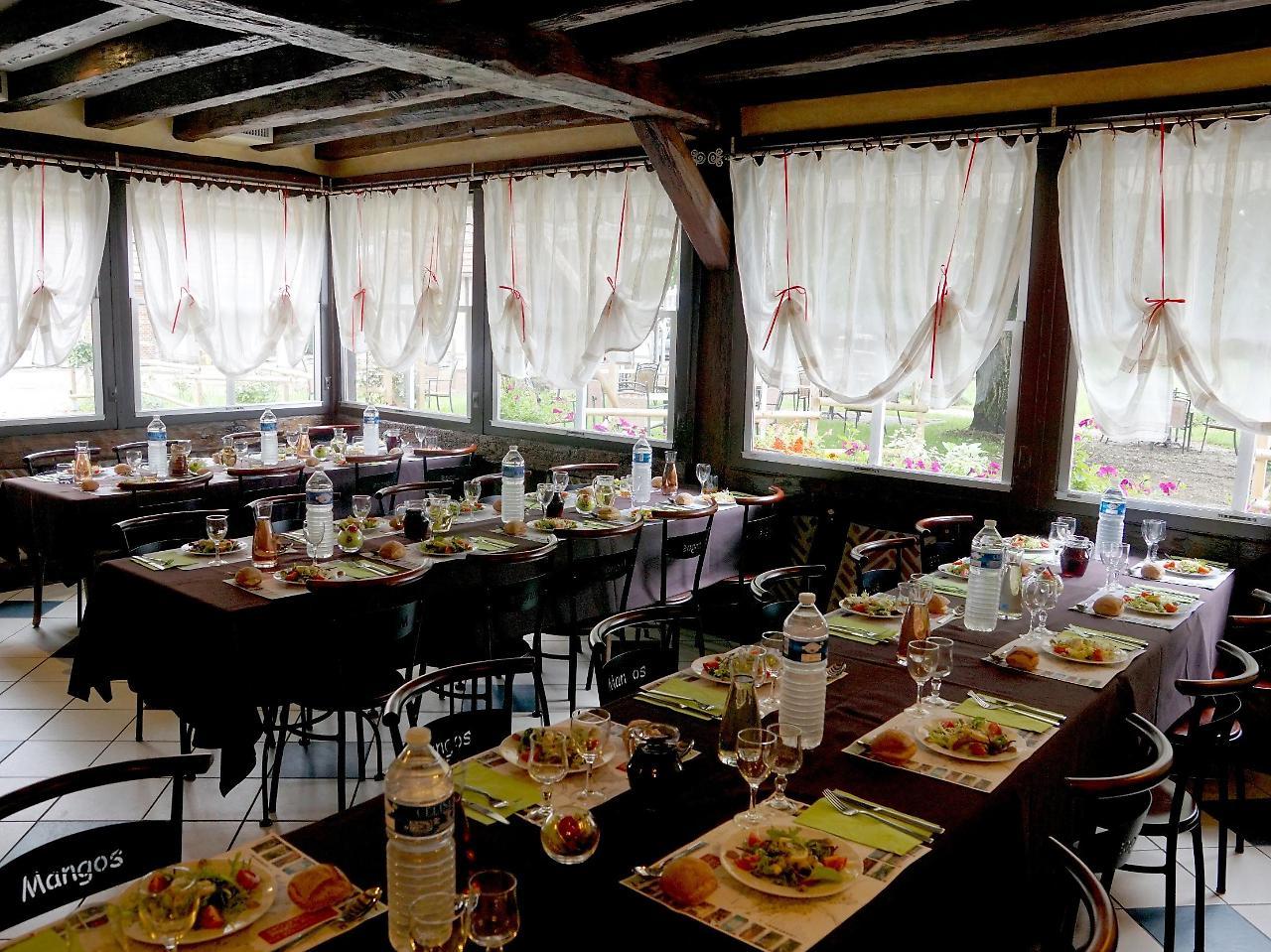 Hotel Restaurant La Sauldraie Salbris Exteriör bild